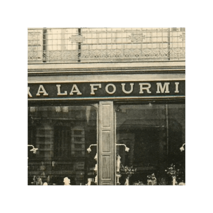 Devanture du magasin A la Fourmi, porcelaines et cristaux, Maison Yves Coz à Saint-Nazaire.