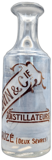 Autre face de la carafe.