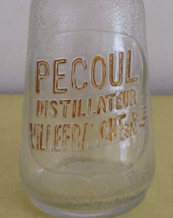 Carafe de bistrot « Pécoul, distillateur, Villefranche-s-Saône » (annonce eBay archivée).