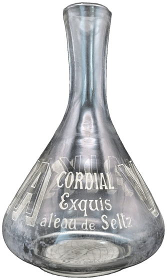 Autre face de la carafe.