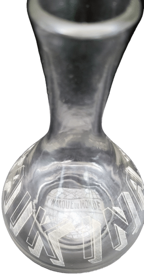 Autre face de la carafe.
