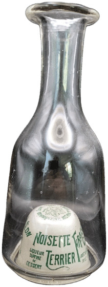 Autre face de la carafe.