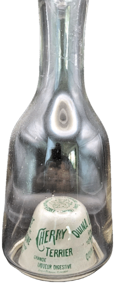 Autre face de la carafe.